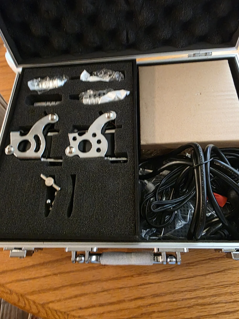 Dual Coil Tattoo Machine Kit with White Accessories